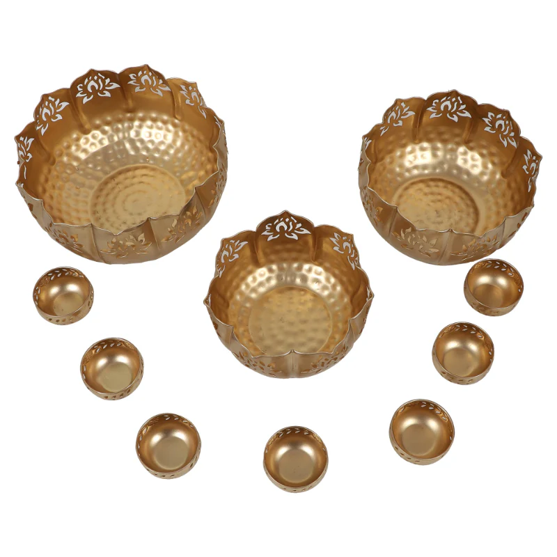 Iron Lotus Urli/Pot -Floating Flower/Candle Festive/Diwali/Wedding Decor Set of 13 Pieces: 14/12/10 with Stand,7 Votives/Bowl of 3.5 inch Festival/Wedding/Christmas Decoration, Golden
