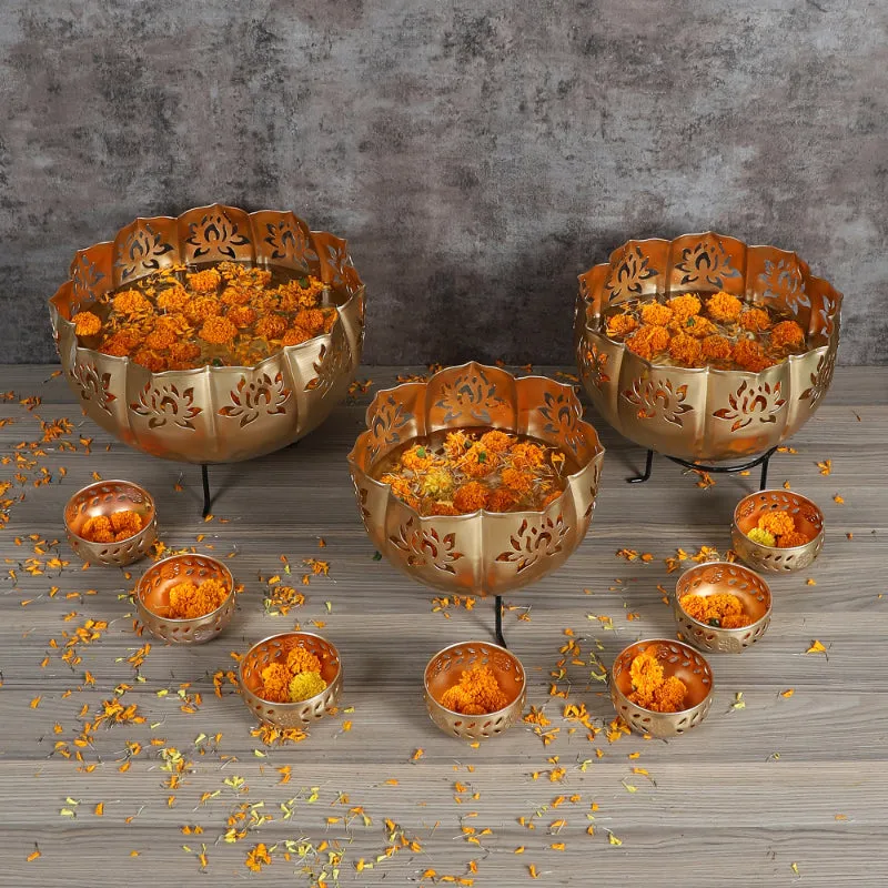 Iron Lotus Urli/Pot -Floating Flower/Candle Festive/Diwali/Wedding Decor Set of 13 Pieces: 14/12/10 with Stand,7 Votives/Bowl of 3.5 inch Festival/Wedding/Christmas Decoration, Golden