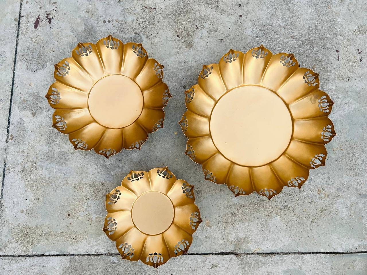 Iron Lotus with lotus cutting design/Urli bowl/Janmashtami/Ganpati festival/CHRISTMAS GIFT diwali/wedding Decor-3 pc set-14.5,12,9"