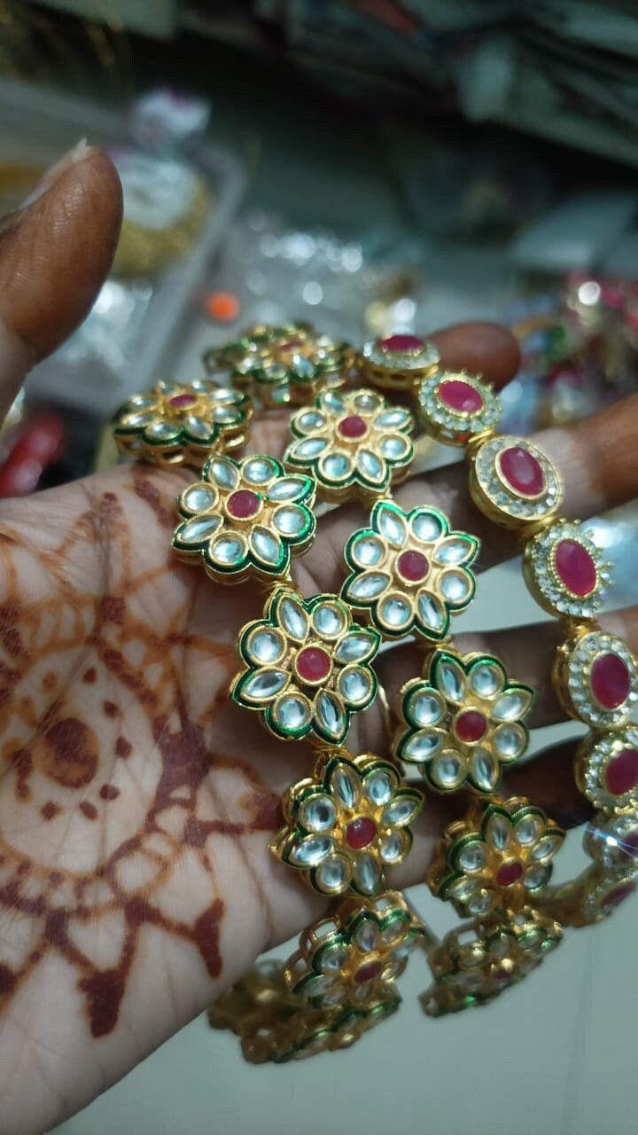 Kundan Hairbands for bridesmaids giveaways in haldi Mehendi weddings / Kundan sheeshpatti hair bands Mathapatti's
