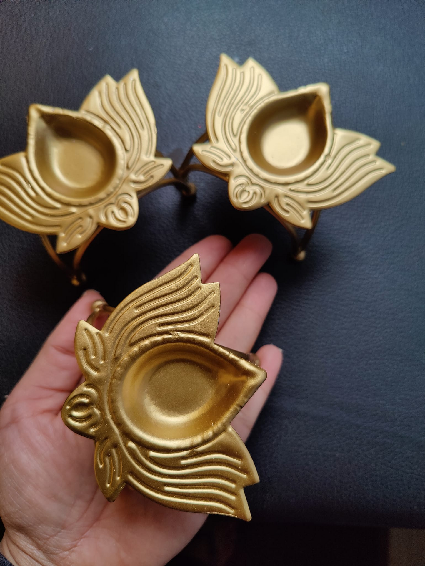 Lotus Iron Diya – 2.5x3.5 Inch Iron Oil Lamp for Puja & Diwali Decorations – Ideal for Festive Home Décor & Religious Ceremonies | Metal Tea Light Holder|Diwali wedding Decor
