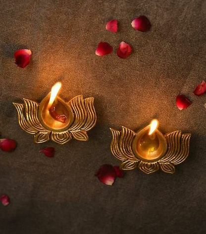 Lotus Iron Diya – 2.5x3.5 Inch Iron Oil Lamp for Puja & Diwali Decorations – Ideal for Festive Home Décor & Religious Ceremonies | Metal Tea Light Holder|Diwali wedding Decor