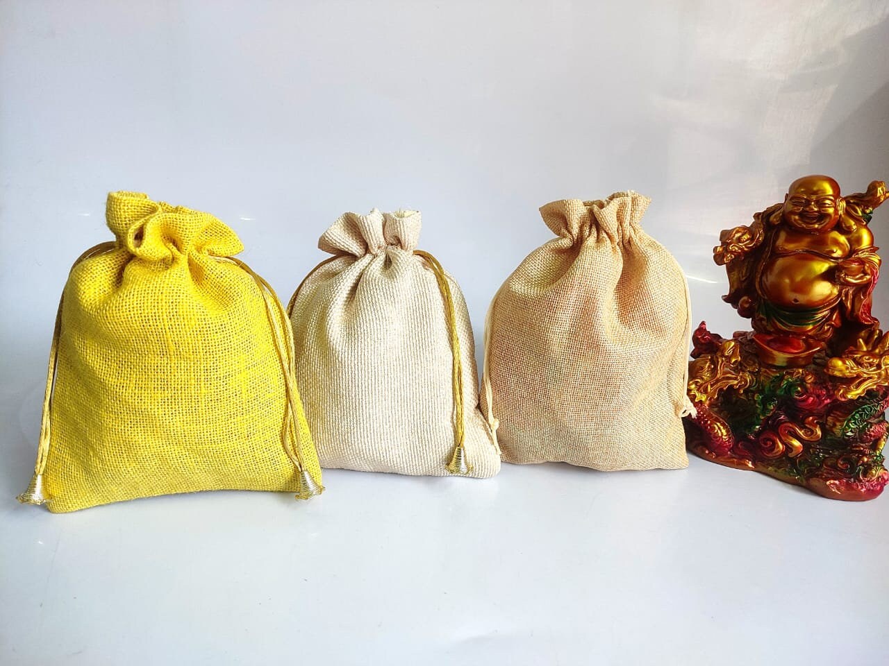 Lot of 100 Indian handmade women jute  Potli bags/purse/drawstring bags/party/mehendi/wedding handbags favours/giveaways/Return gift
