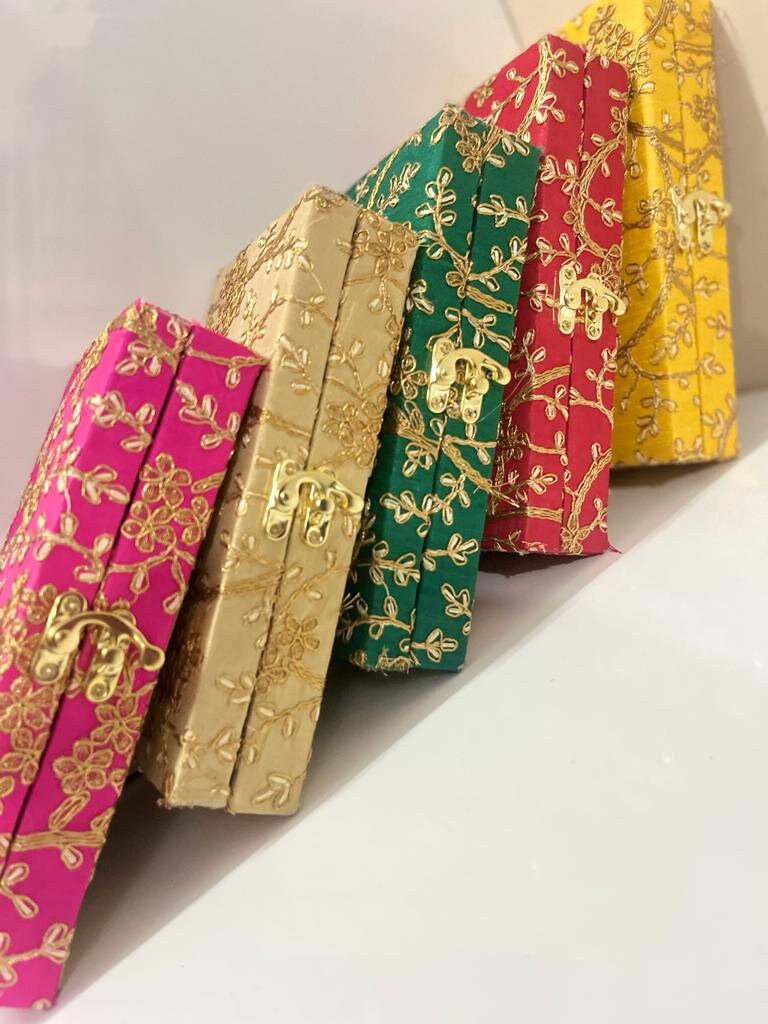Wholesale Embroidery Cashbox, Traditional Decorative Cash Box, Shagun, Jewelry Box, Wedding cash box, Christmas gifts, Indian Gift Box, Return Gift, Diwali Gift Box