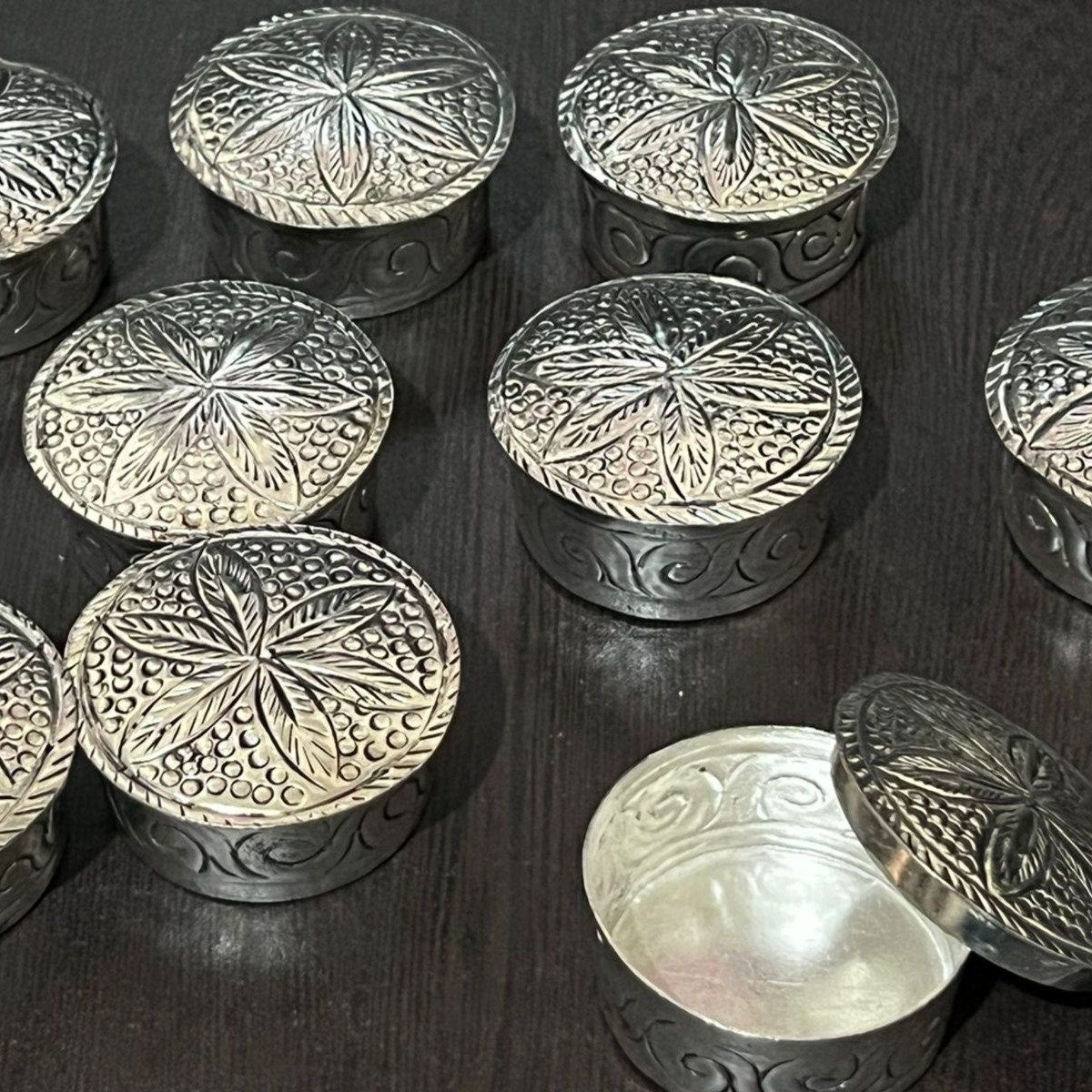 100 pc German Silver Round shape Haldi kumkum bowl,Roli Chawal Platter|Haldi KumKum Favor|Sindoor|Pooja Gift|Favors|Indian Wedding Favor