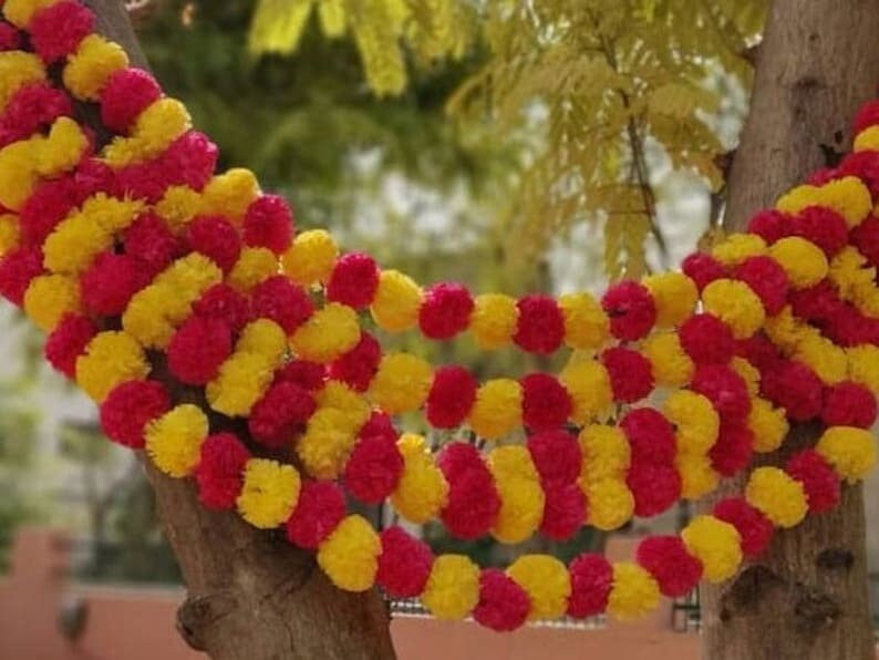 Marigold hanging/marigold flower garland with bells/marigold strings Bell tassels Toran/valence ganpati decoration/backdrops flower toran